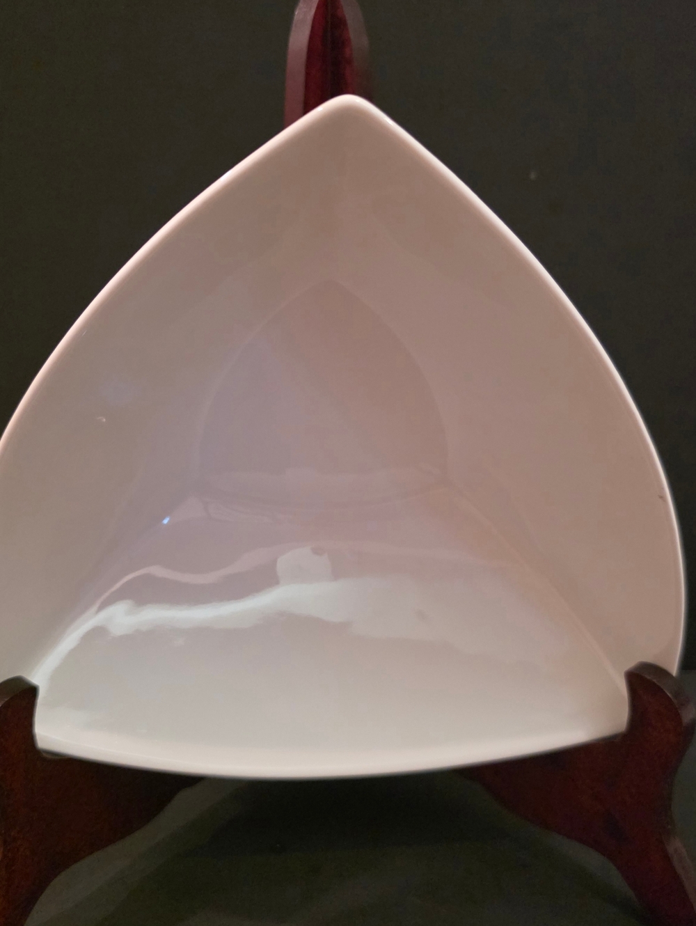 Red Vanilla Vanilla Fare Triangle Stoneware Bowl Medium 32 Oz Model FK000-220
